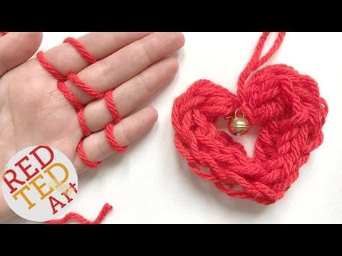 Easy Finger Knitting How To – DIY Heart Ornament – Christmas DIYs