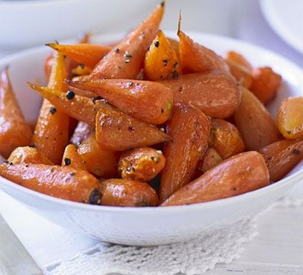 Honey-glazed roast carrots